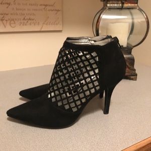 Size 8 stiletto booties